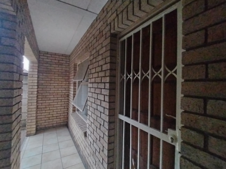 2 Bedroom Property for Sale in Rustenburg Central North West